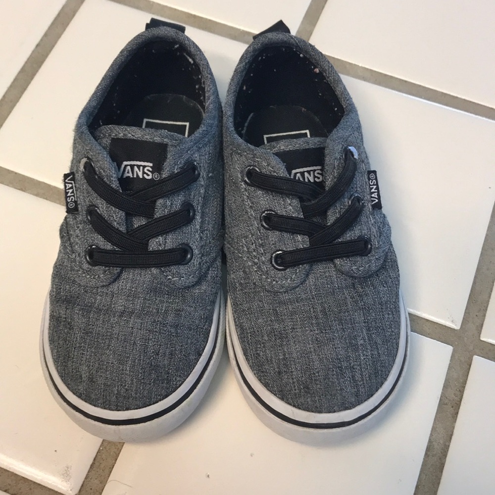 Toddler boy size 7 Vans